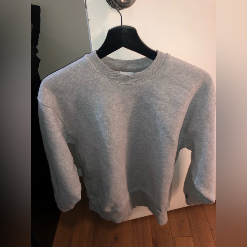 Aritzia boyfriend sweater
